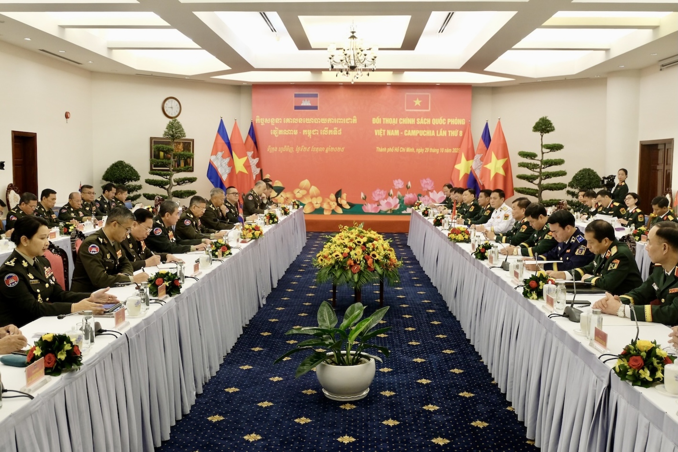 越南与柬埔寨签署国防合作备忘录